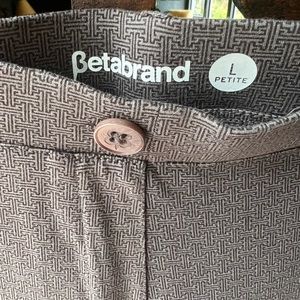 Betabrand wide leg pant. Pulls on for easy fit. Back pockets.
